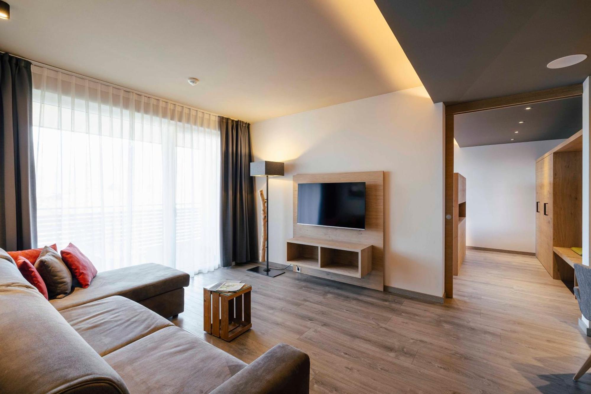 Hotel Pfeiss Лана Стая снимка