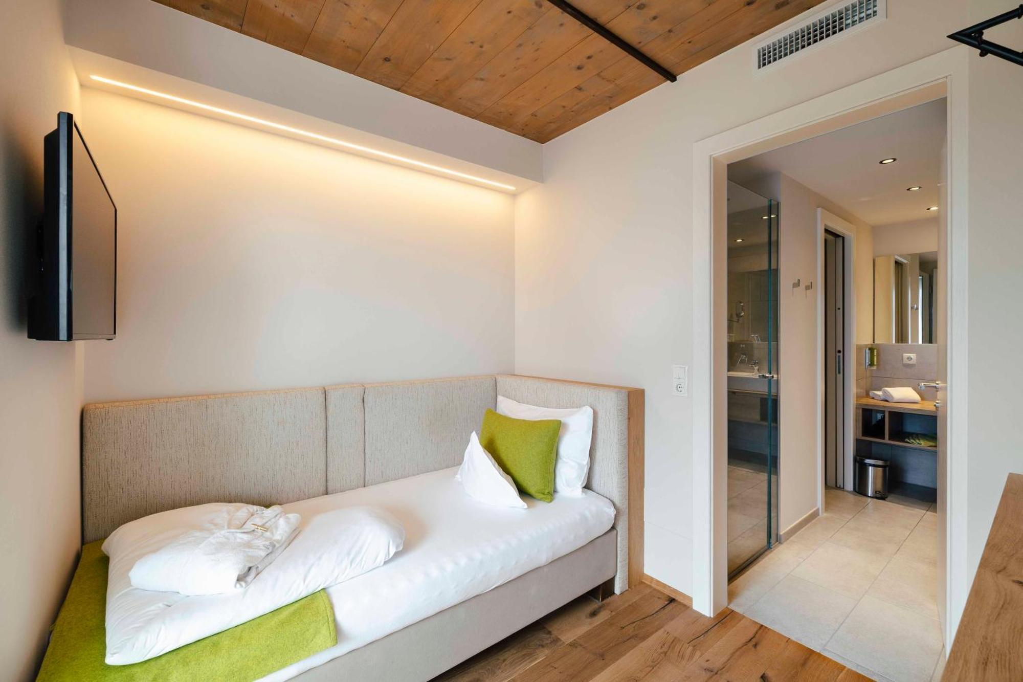Hotel Pfeiss Лана Екстериор снимка