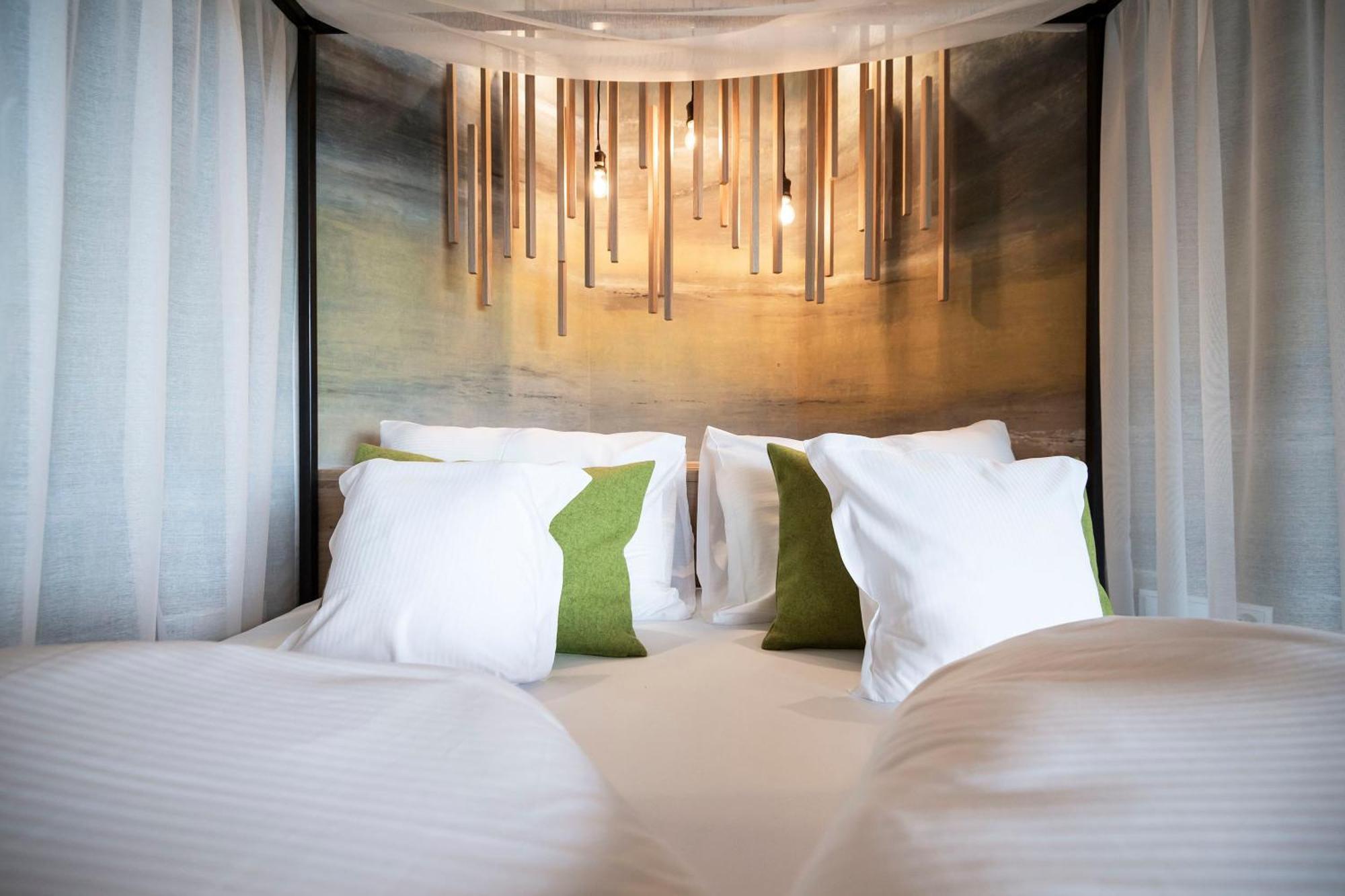 Hotel Pfeiss Лана Екстериор снимка