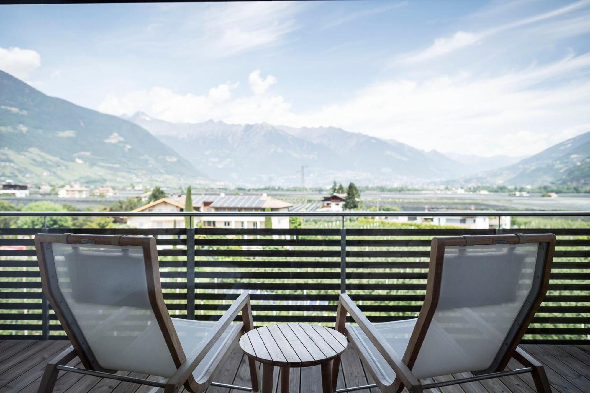 Hotel Pfeiss Лана Екстериор снимка