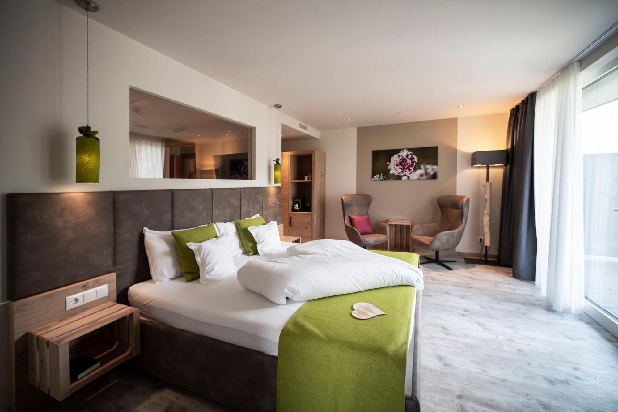 Hotel Pfeiss Лана Екстериор снимка