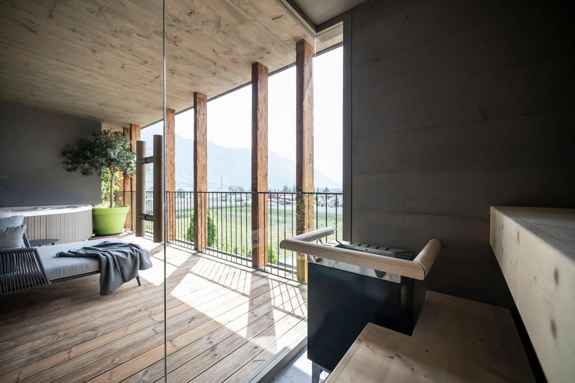 Hotel Pfeiss Лана Екстериор снимка