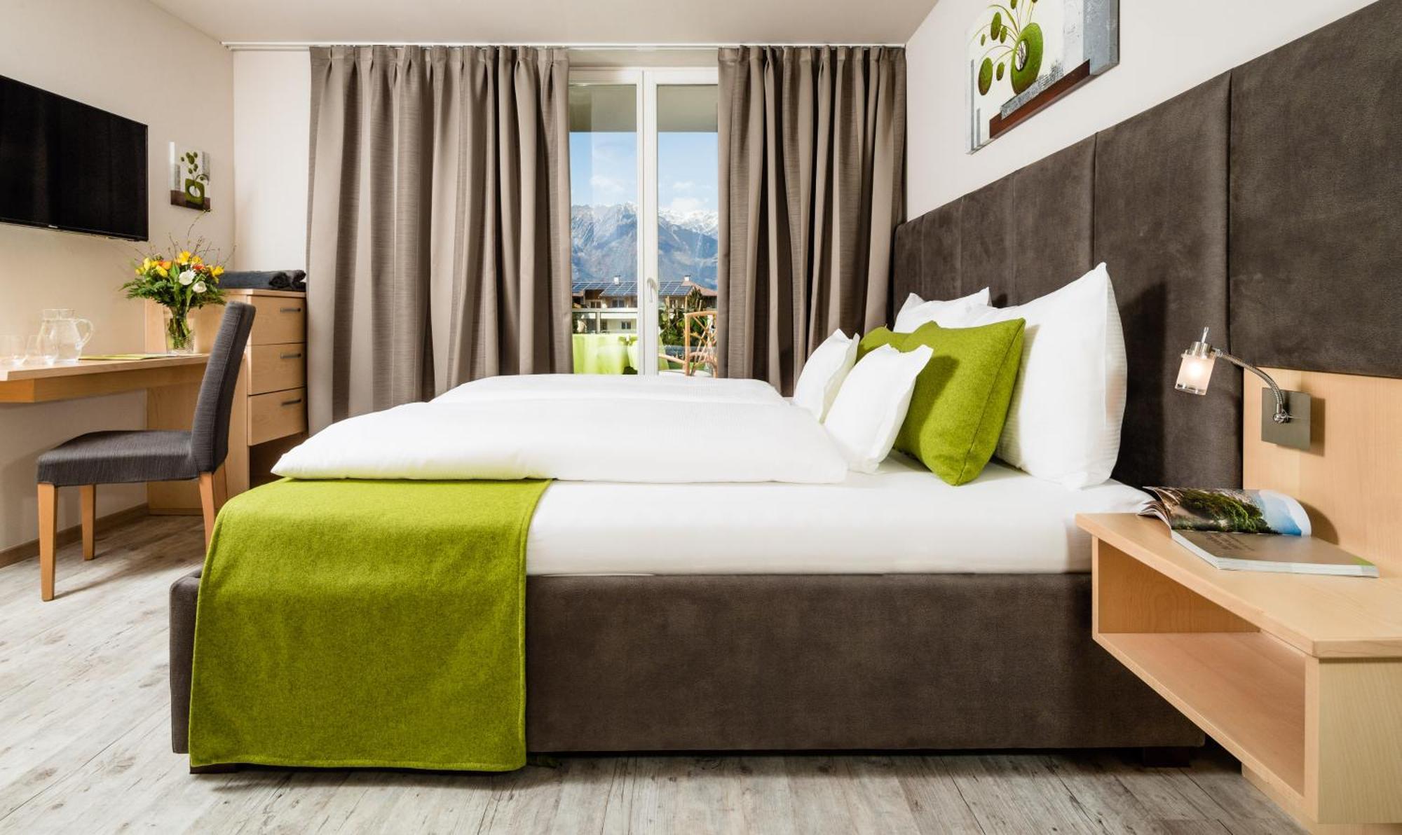 Hotel Pfeiss Лана Екстериор снимка
